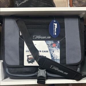 Listing # 9 Targus Dual-Tone Messenger Bag NWT
